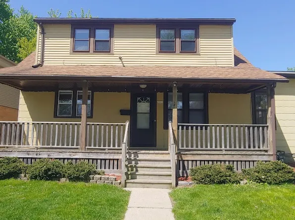 2907 S 93rd St, Milwaukee, WI 53227