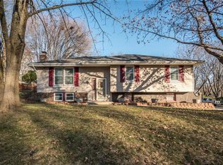 201 SW Gladstone Dr, Blue Springs, MO 64014