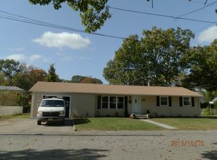 12 Regnaire Ct, West Warwick, RI 02893