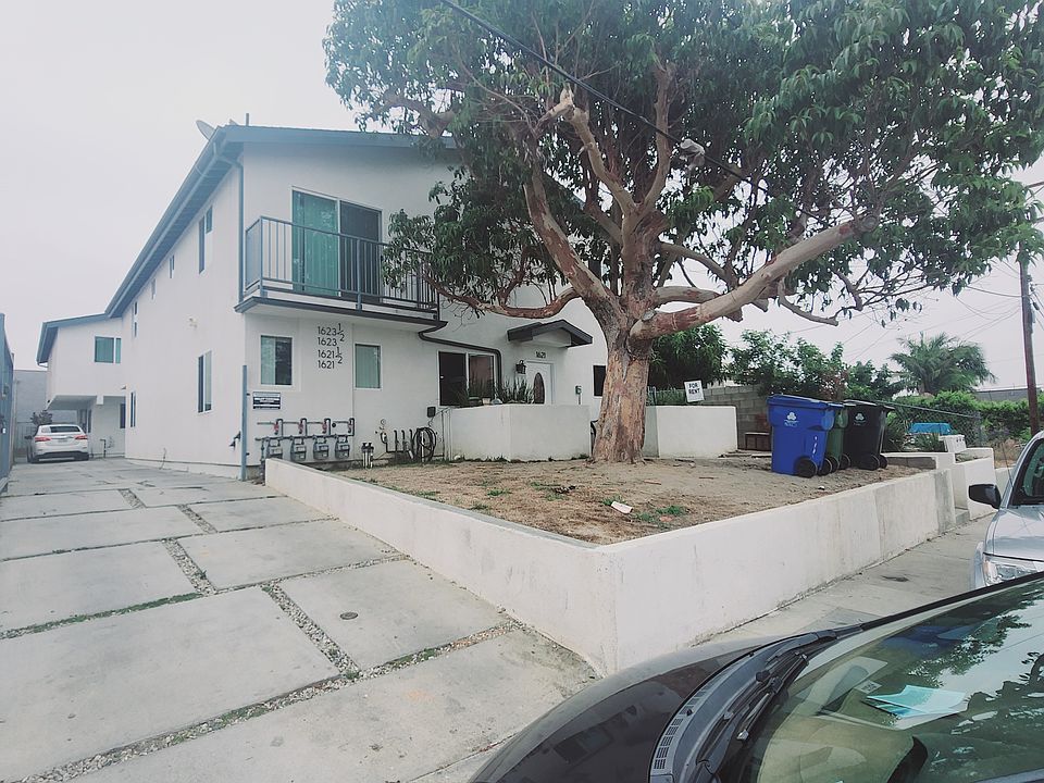 2nd image of 1621 1/2 W 204th St #1621-1/2