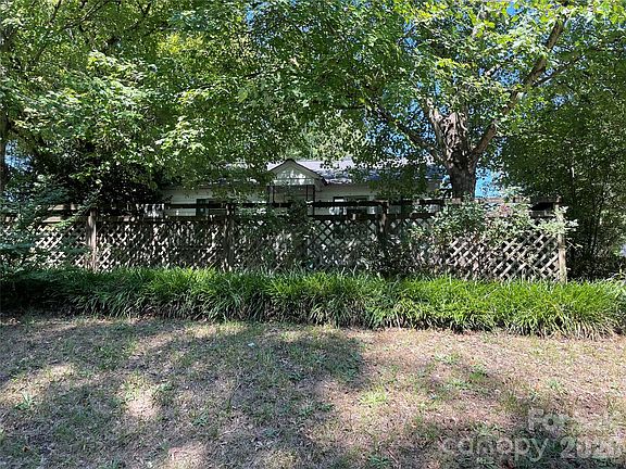 3rd image of 500 Brookside Dr