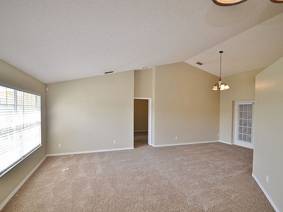 4th image of 1715 Country Ct