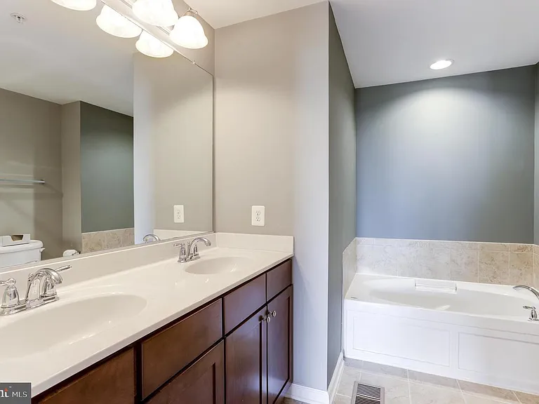 15262 Rosemont Manor Dr — Photo 21