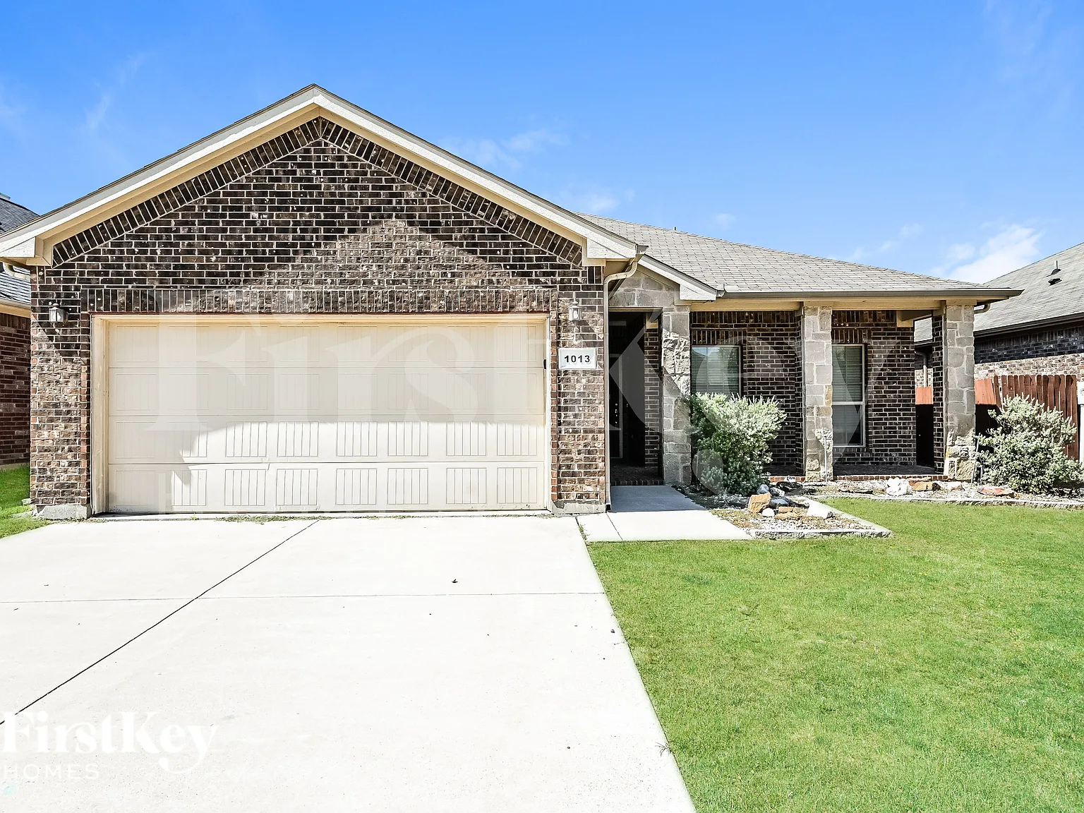 3 bed, 2.0 bath, 1490 sqft, $2,150 — Photo 1