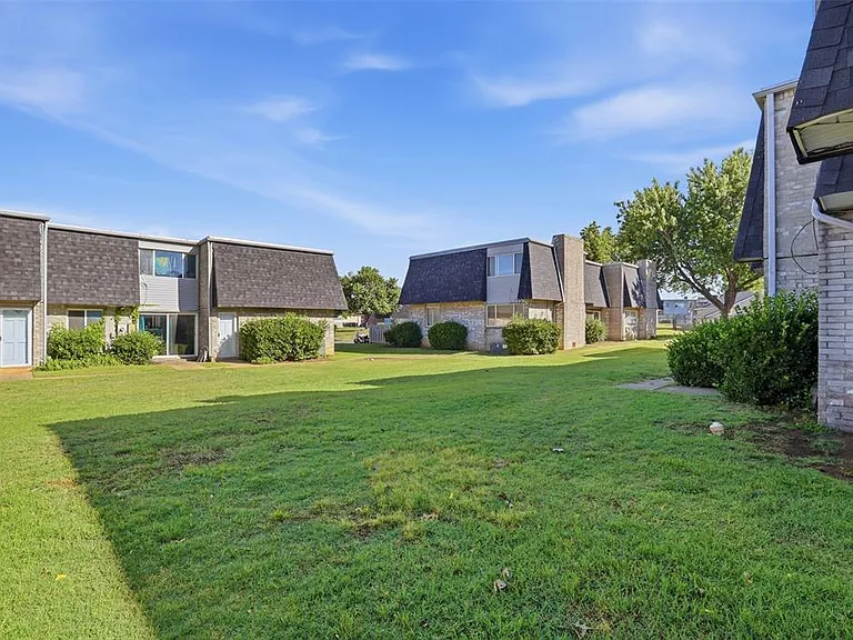 1628 Claudia Dr — Photo 32