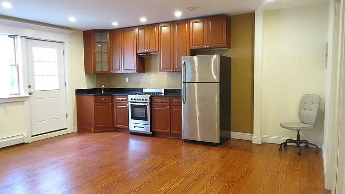 Rented by Capri Jet Realty Corp | media 8