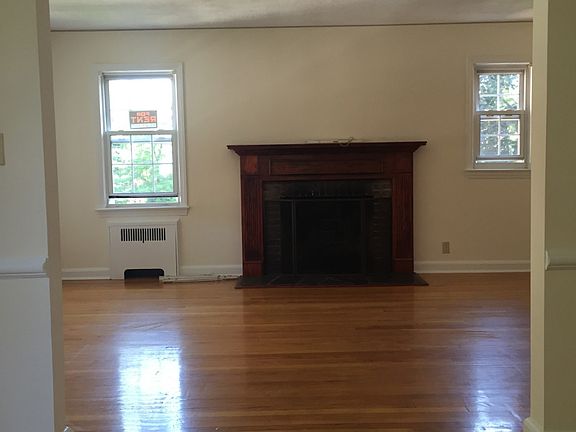 5th image of 44 Ellsworth Ave #2