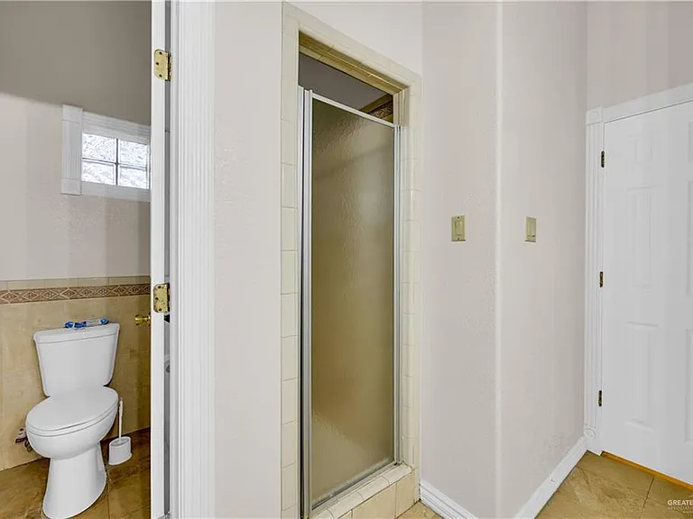 3517 Princess St — Photo 17