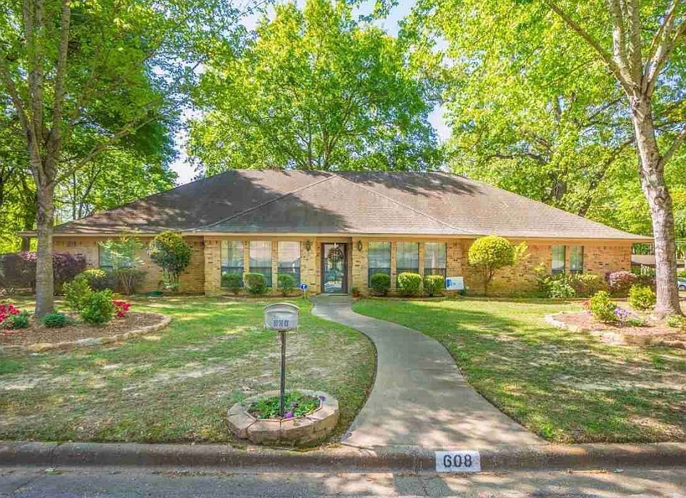 1st image of 608 Town Oaks Cir