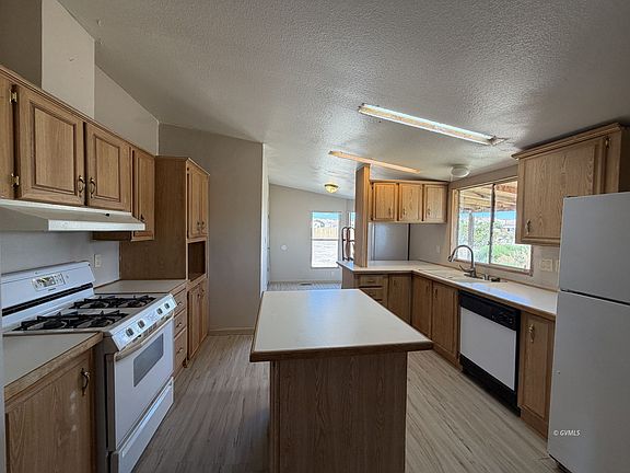 4th image of 353 Ocotillo St
