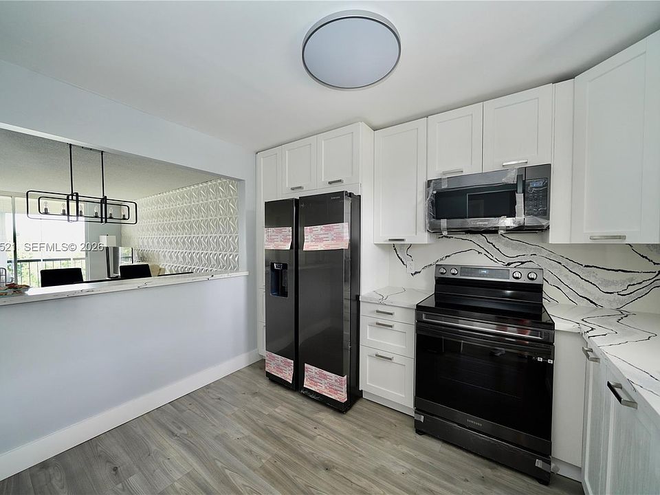 1st image of 2541 Aragon Blvd APT 305