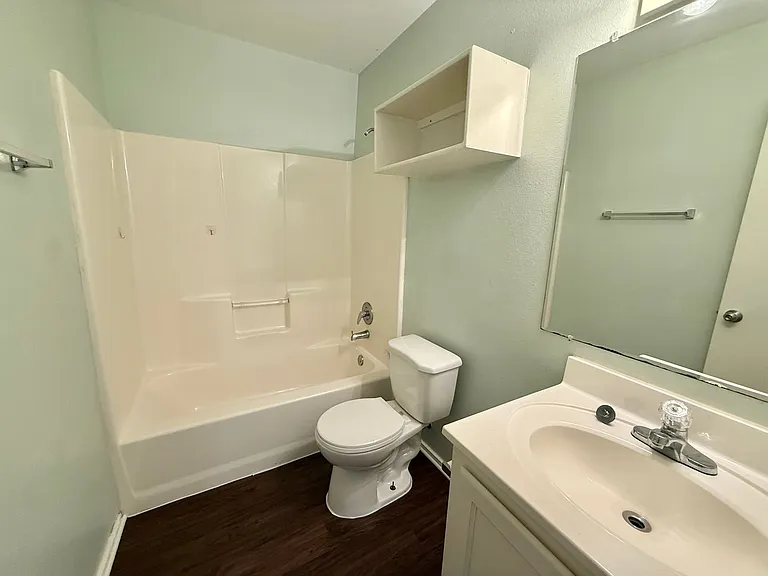 15210 Oaks West Dr — Photo 15