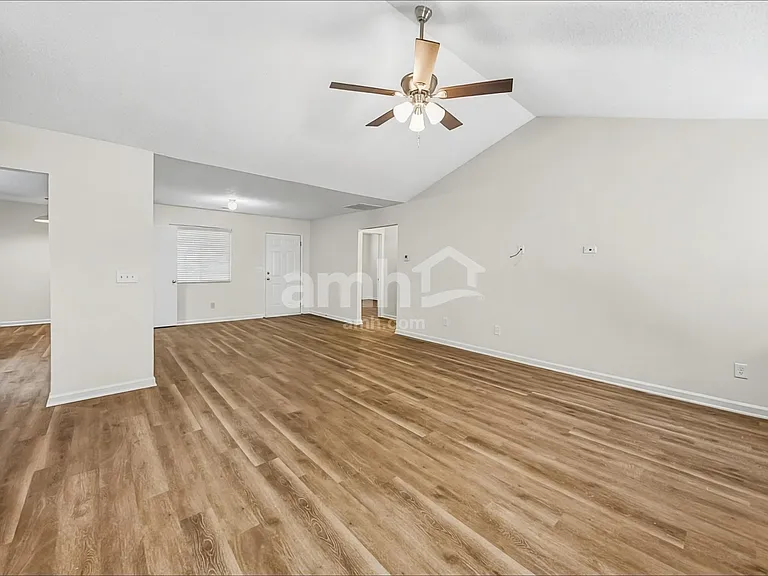 5701 Hiddenlake Dr — Photo 8