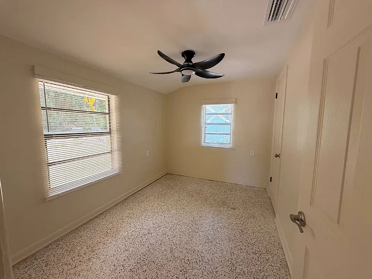 5808 Olive Dr — Photo 8