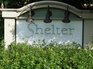 2222 Shelter Pointe Dr, Kalamazoo, MI 49008