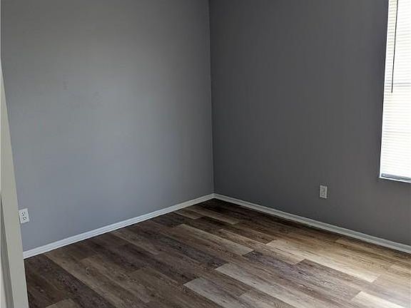 3rd image of 317 SE 14th Ter
