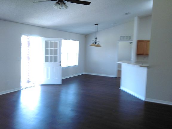 5th image of 38 Burroughs Dr