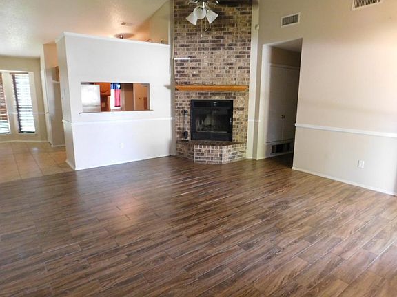 3rd image of 119 Nelson Dr