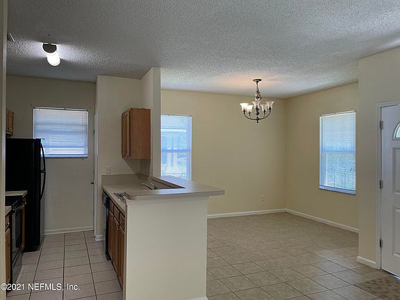 5th image of 3211 Rosselle St