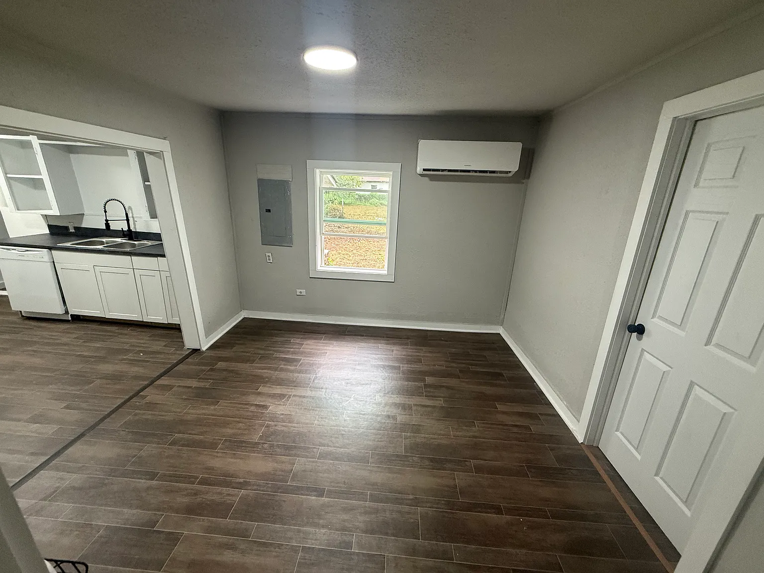 2 bed, 888 sqft, $975 — Photo 3