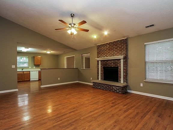 4th image of 17913 Sanibel Cir