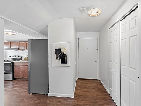 3rd image of 202 N East St APT 29