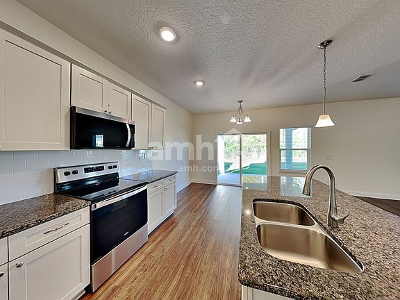3rd image of 3102 Creek Village Ln