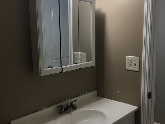 3rd image of 8256 Brackridge Blvd S