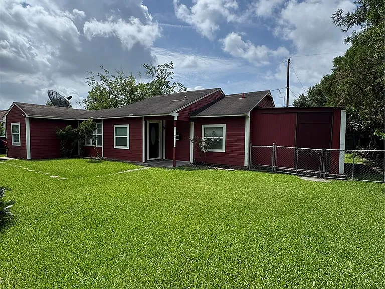 6629 Corbin St — Photo 2