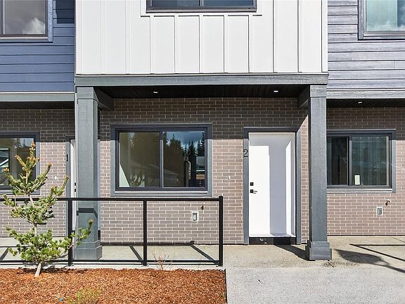2nd image of 704 Beaver Creek Blvd #4