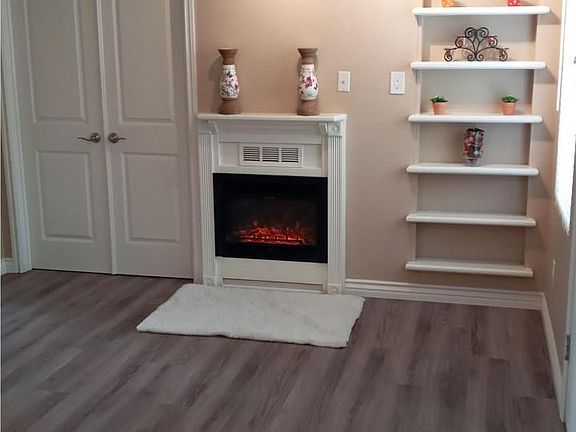 2nd image of 425 S Lincoln Pl #G