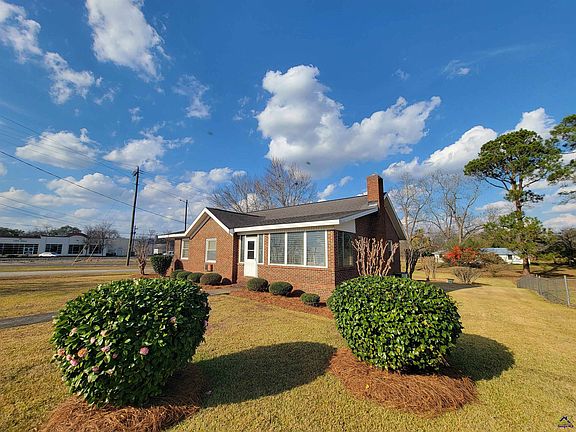 3rd image of 650 3rd St