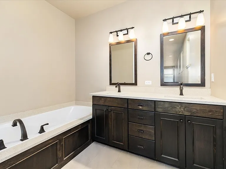 1250 W Laughton Dr — Photo 25