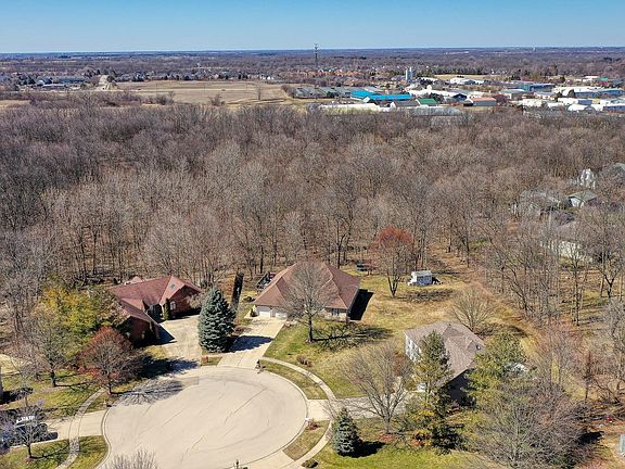 5th image of 70 Trillium Ct