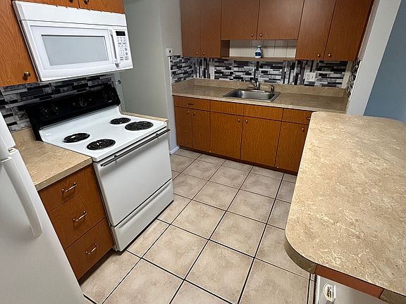 4th image of 4831 Ann Dr