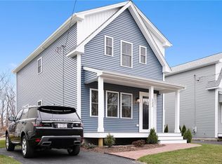 133 Graystone St, Warwick, RI 02886