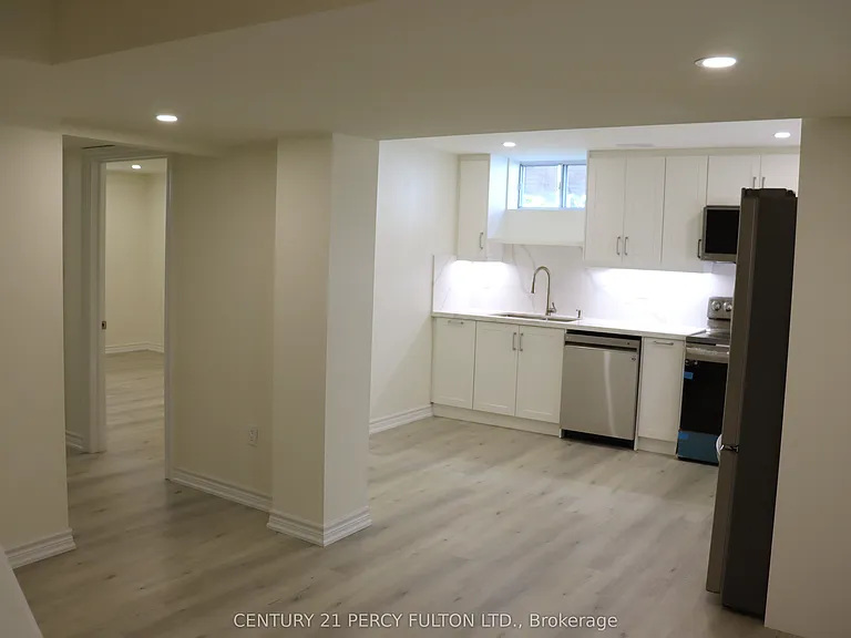 110 Gilroy Dr — Photo 17