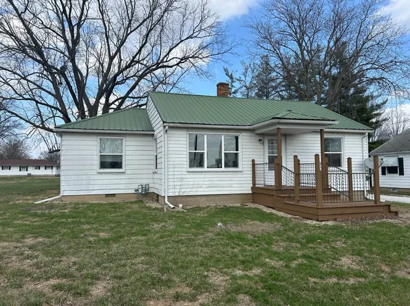 615 W Clinton St, Rushville, IL 62681