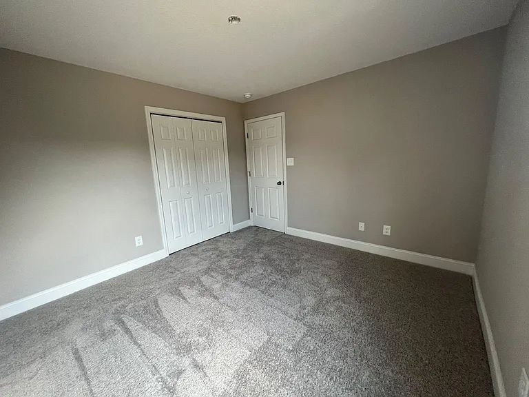 4864 Stoneyhurst Ln — Photo 32
