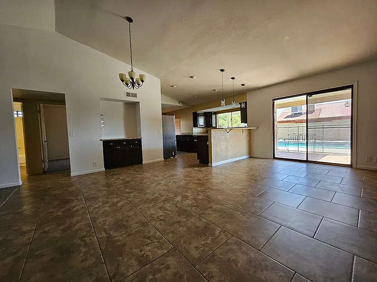 7419 W Dahlia Dr — Photo 8