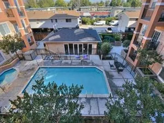 88 N Jackson Ave #203 — Photo 3