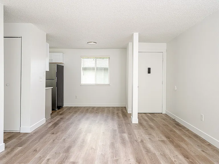 Westwood Green Apartments — Photo 40