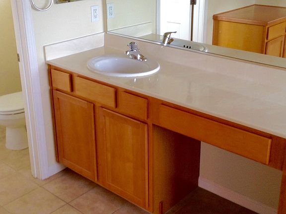 MASTER BATH DUAL SINKS