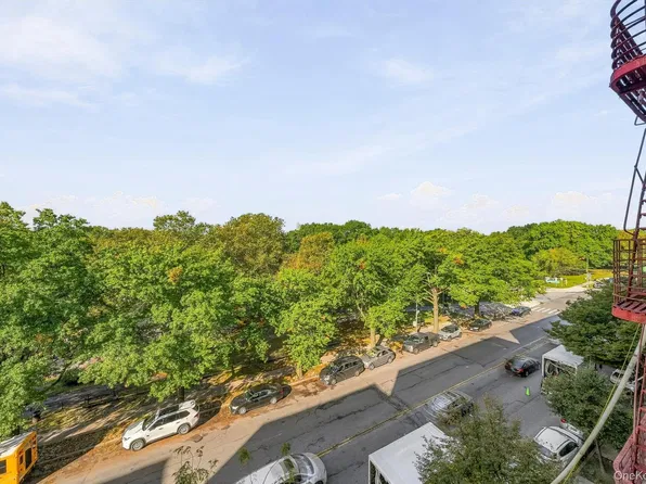 2160 Bronx Park E #5D, Bronx, NY 10462