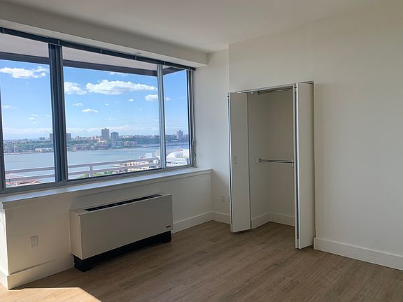 5th image of 510 W 52nd St APT 23B