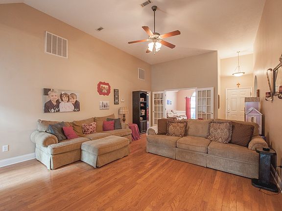 3rd image of 1137 Lake Greenwood Dr