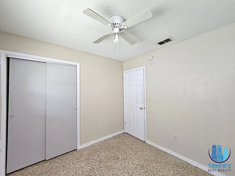 1216 E Myrtle St — Photo 15