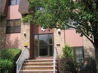 48 Powderhorn Ct #C, Woodbridge, NJ 07095