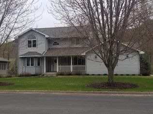W5540 Southdale Dr, La Crosse, WI 54601