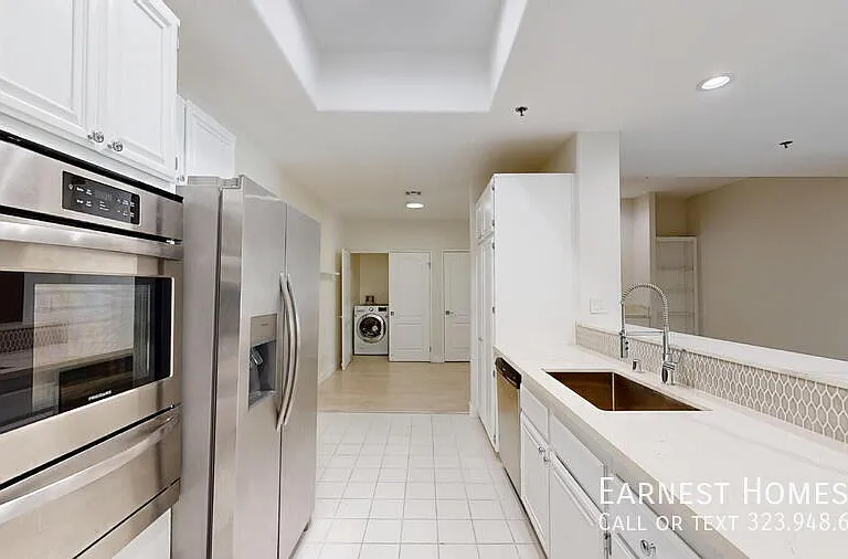 4348 Mammoth Ave #303 — Photo 11